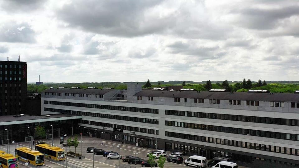 Property building, Location