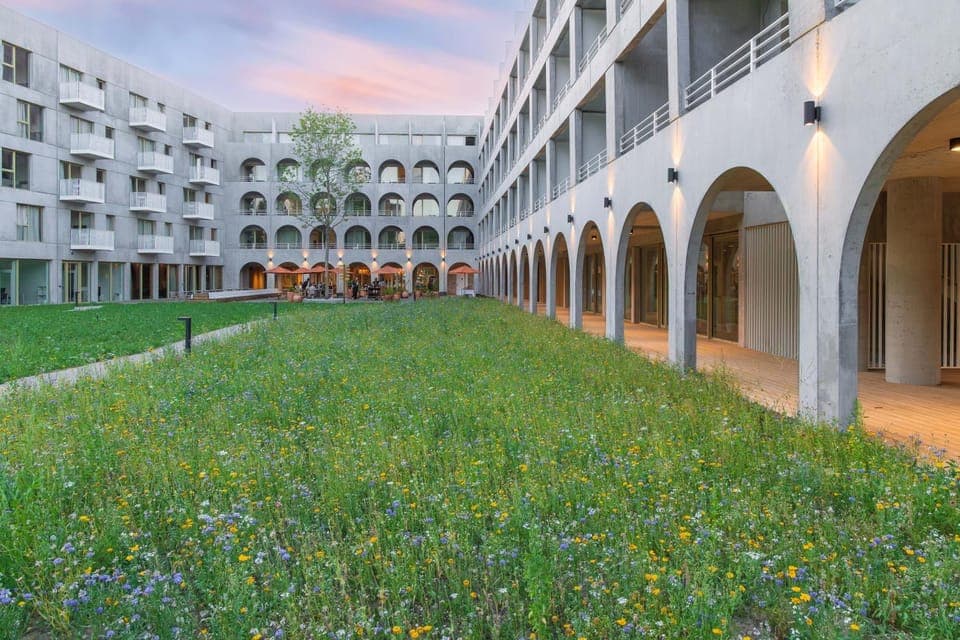 Property building, Garden