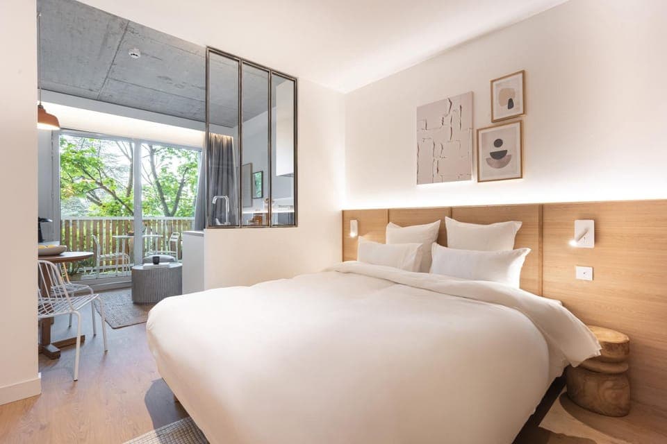 Bed, Photo of the whole room