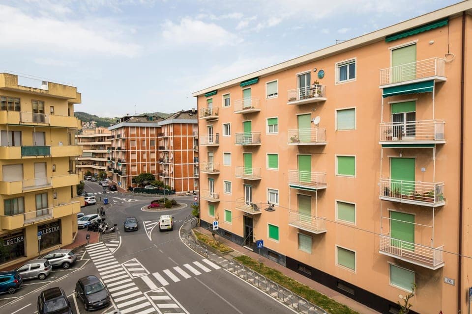 Property building, Neighbourhood, City view, Street view, Parking