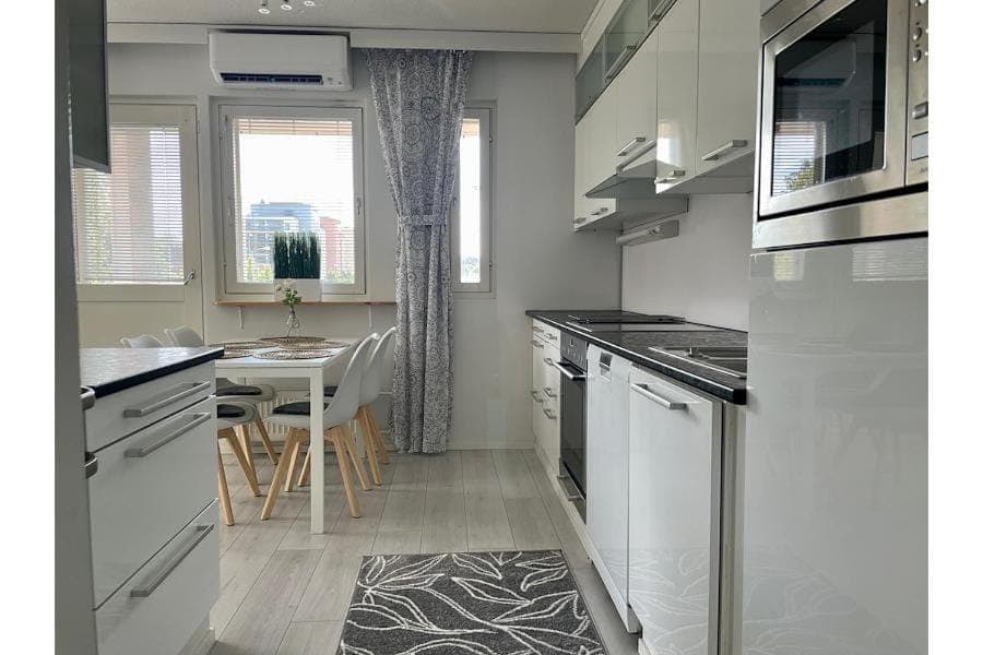 Dining area, dishwasher, oven