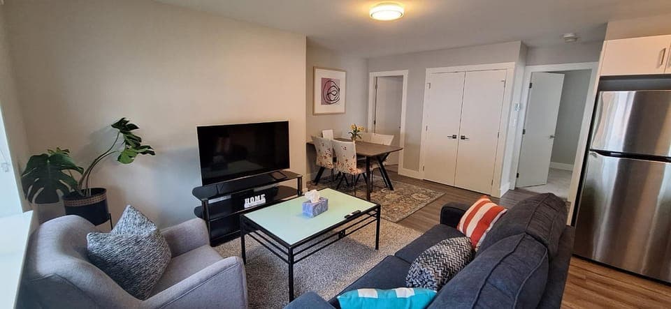 Living room, Seating area, Dining area