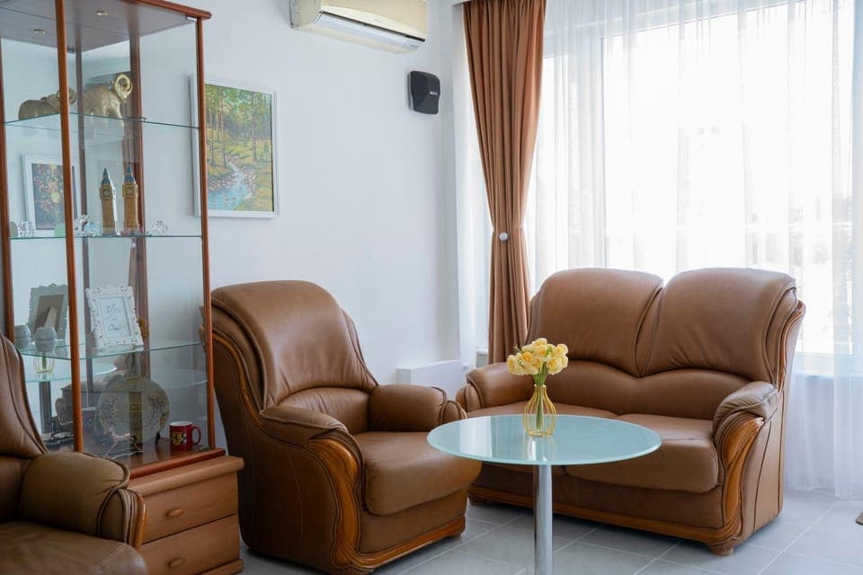 Living room, Seating area