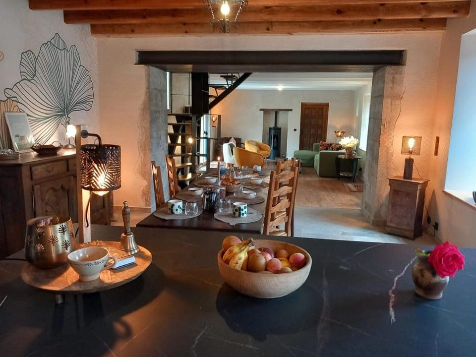 Seating area, Dining area