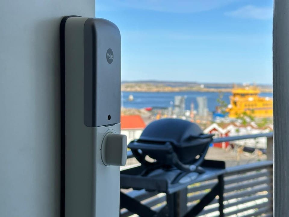 Facade/entrance, BBQ facilities, Balcony/Terrace, Sea view