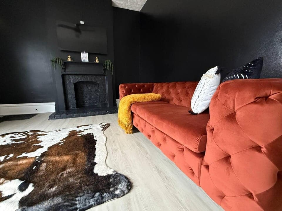 Property building, Communal lounge/ TV room, Living room, Seating area