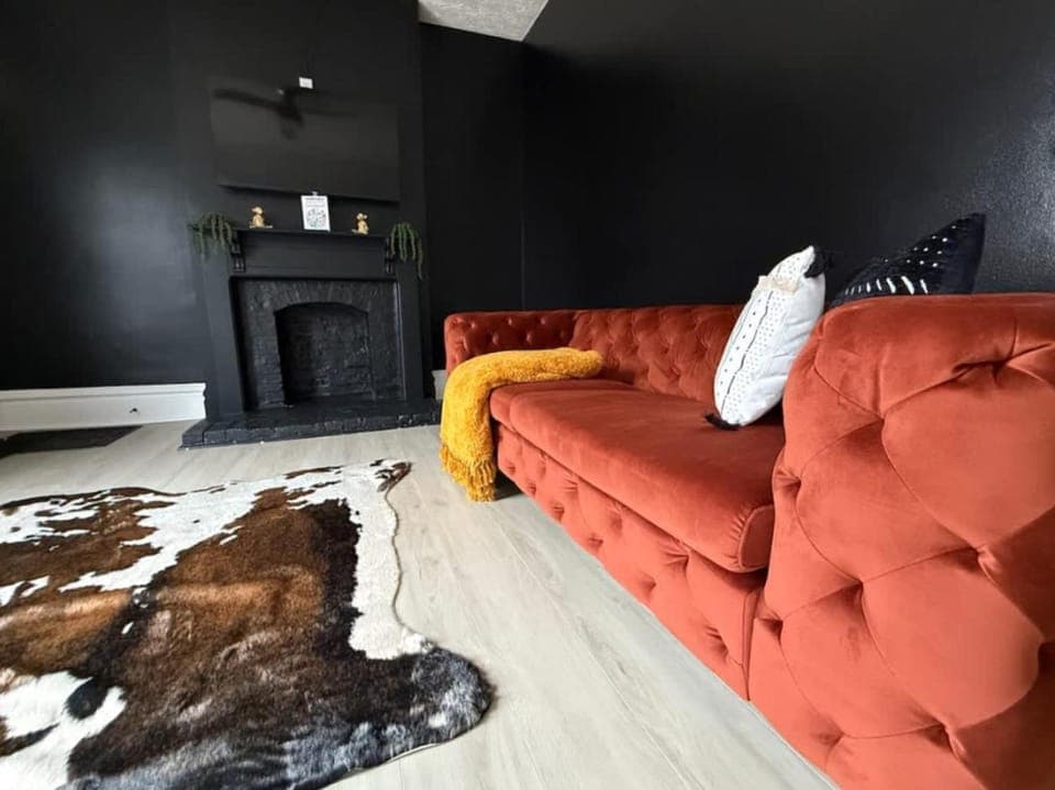 Living room, Seating area, flat iron