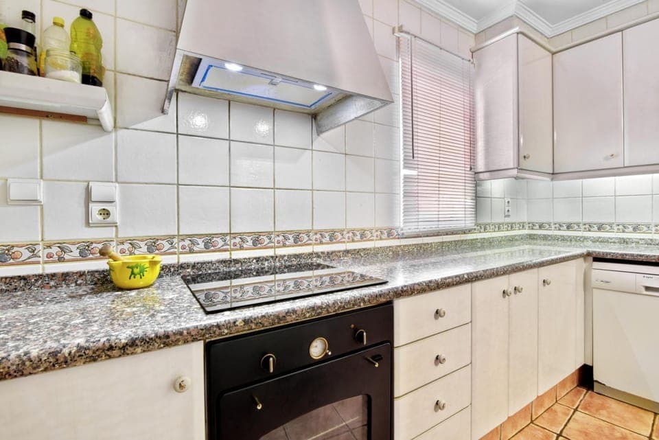 Kitchen or kitchenette, Living room