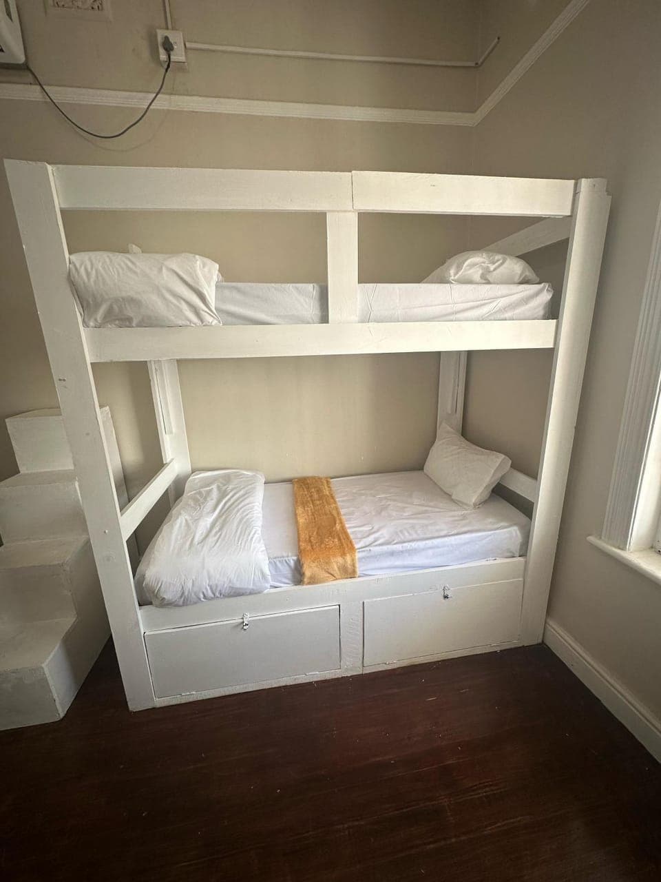 Bed, bunk bed