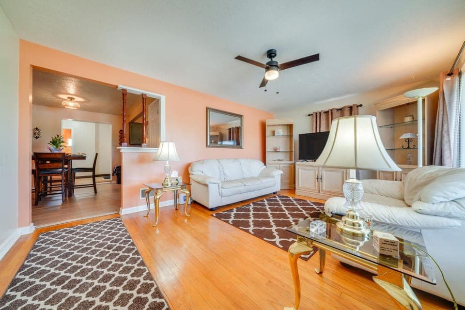 11 Mi to UofL & Norton Hospital: Louisville Home House in Louisville