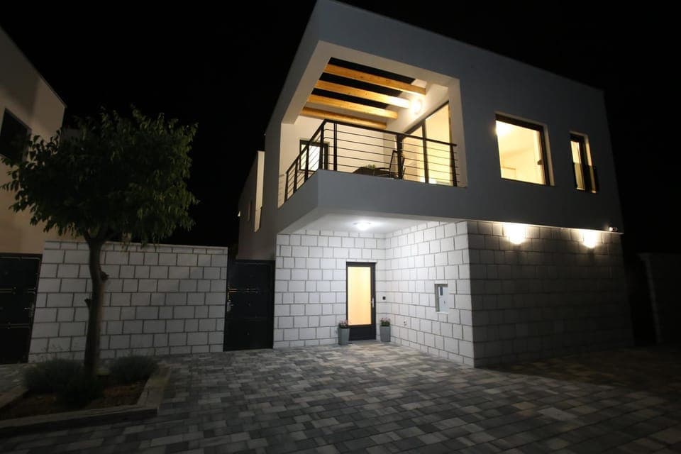 Property building, Night