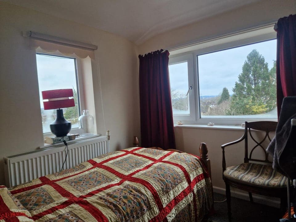 Bed, Photo of the whole room, Bedroom, internet