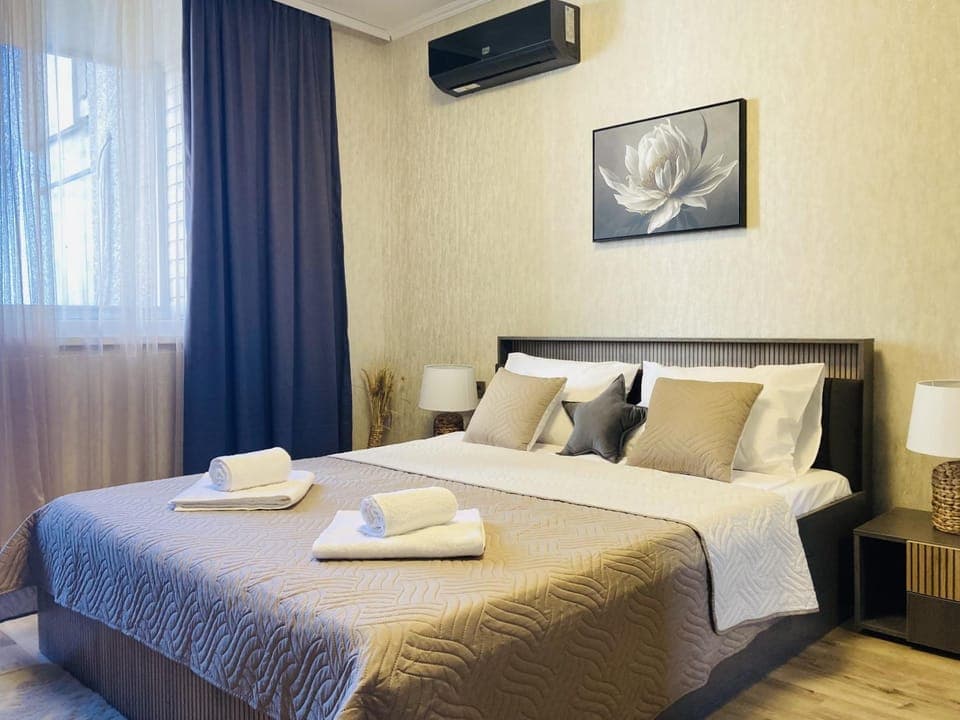 Bed, Photo of the whole room, air conditioner