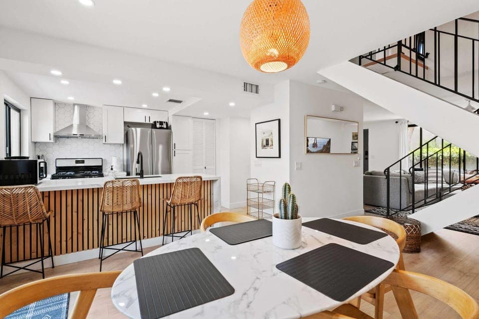 3 BR Condo in Palm Springs with Community Pool House in Palm Springs