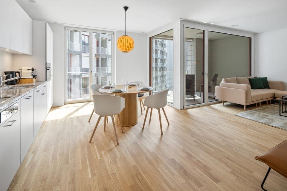 Kitchen or kitchenette, Living room, Seating area, Dining area