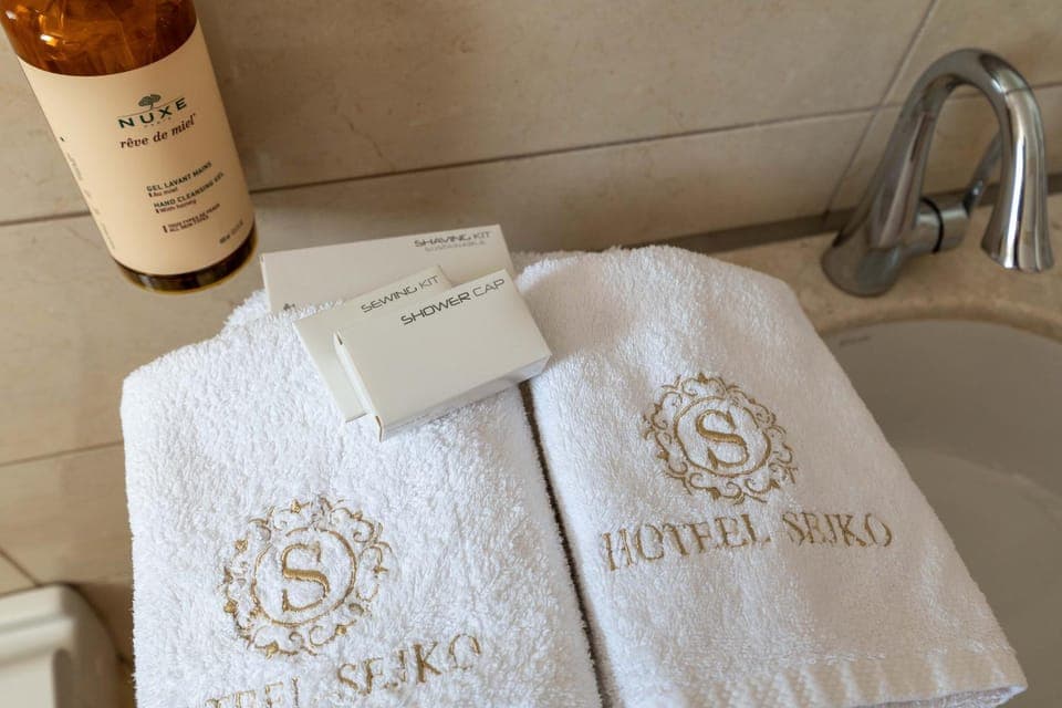 Property logo or sign, Bathroom, towels