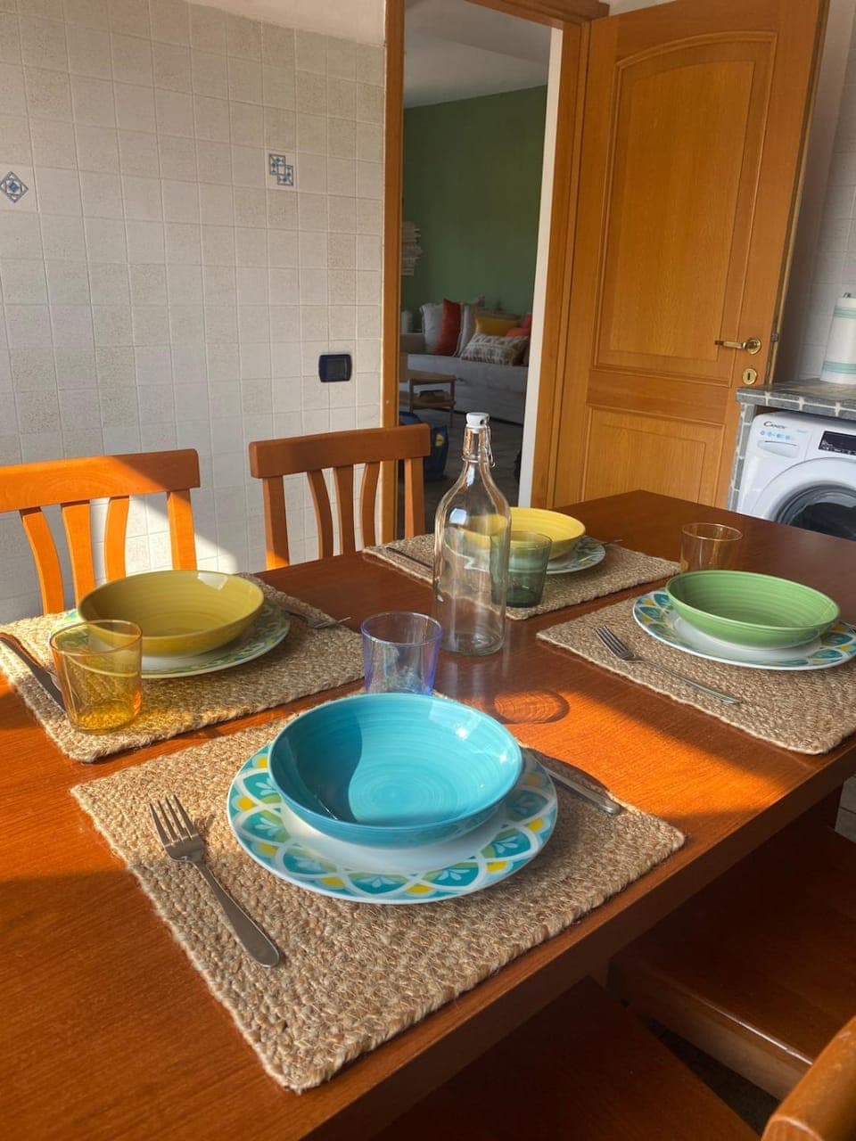 Kitchen or kitchenette, Food and drinks, Dining area, Food