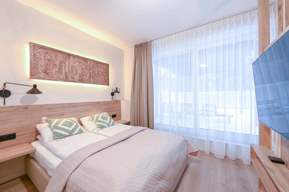 Bed, Evening entertainment