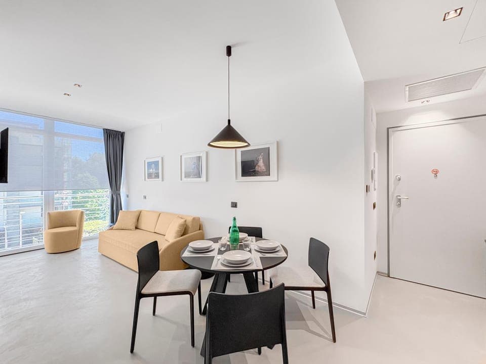 TV and multimedia, Kitchen or kitchenette, Living room, Seating area, Dining area, heating, air conditioner