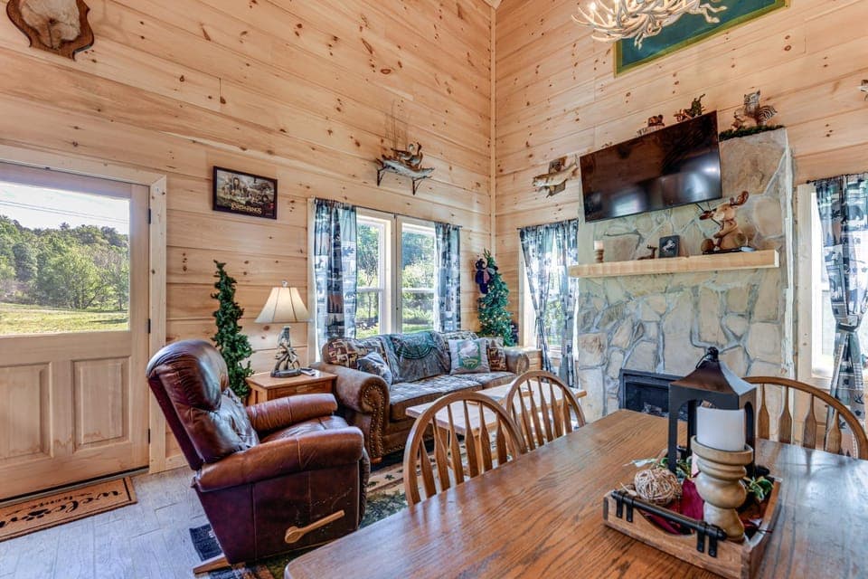On-Site Creek Access: Pet-Friendly Cosby Cabin! Cabin in Cosby