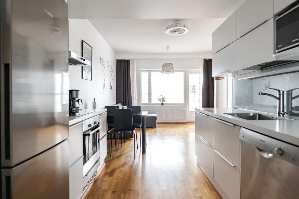 Kitchen or kitchenette, Dining area, dishwasher, oven, stove