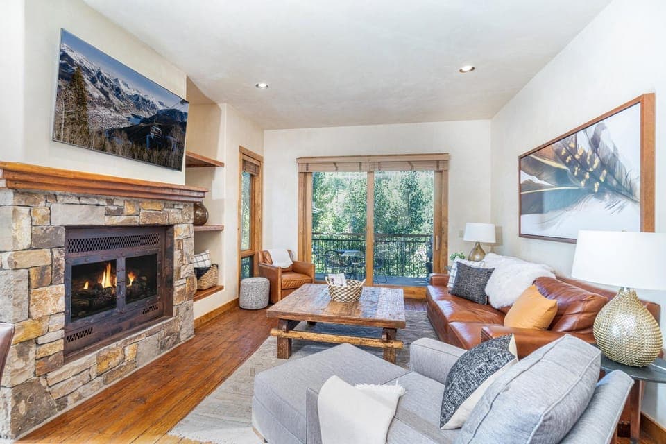 TV and multimedia, Living room, Seating area