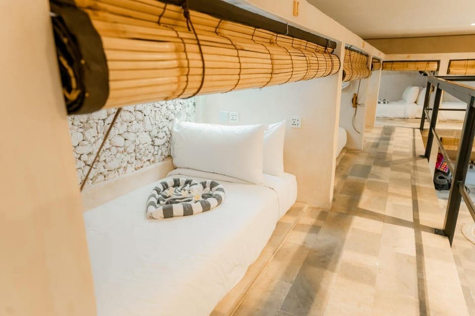 Property building, Bed, Bedroom