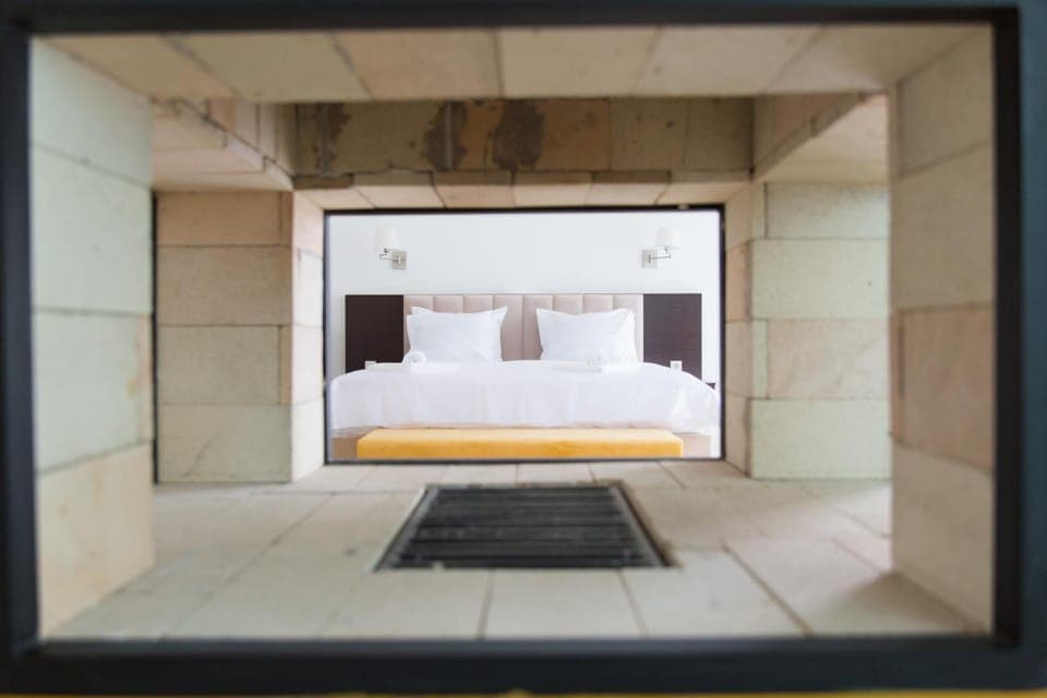 Bed, Bedroom, fireplace