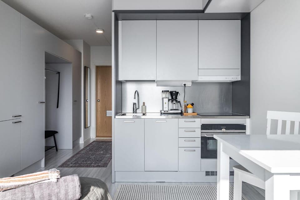 Coffee/tea facilities, Kitchen or kitchenette, Dining area, dishwasher, oven, stove, toaster