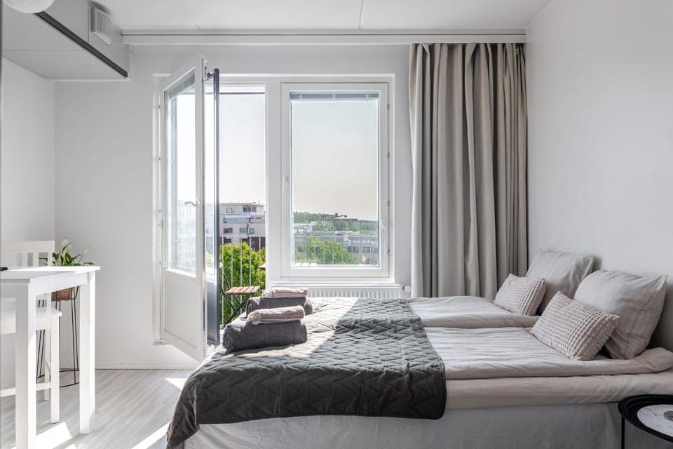 Bed, View (from property/room), Balcony/Terrace, Photo of the whole room, Seating area, Bedroom, towels