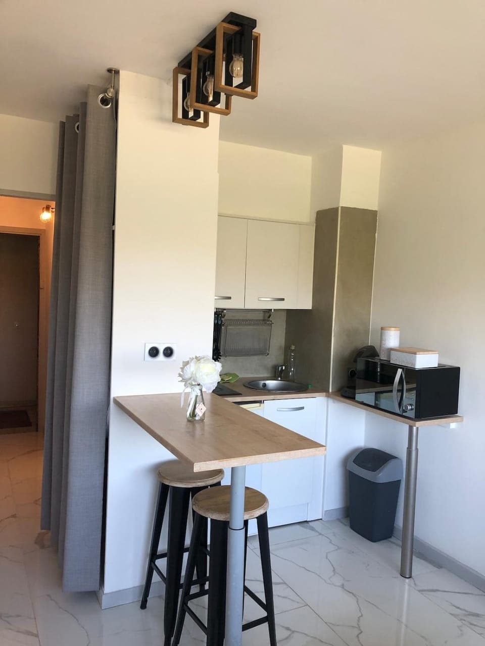 Kitchen or kitchenette, Dining area, oven, stove