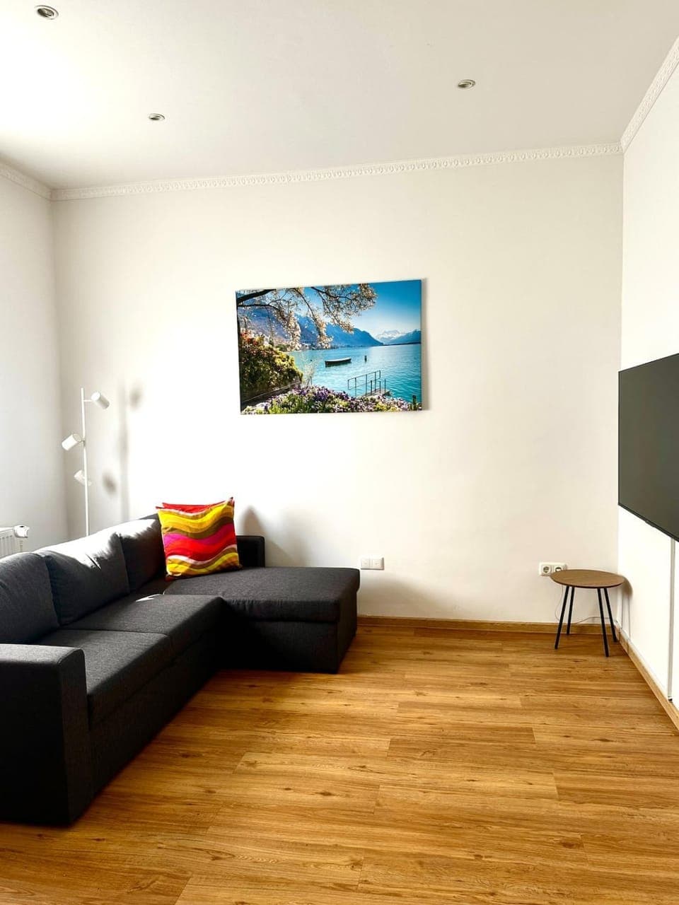 Communal lounge/ TV room, Living room, Seating area, Evening entertainment