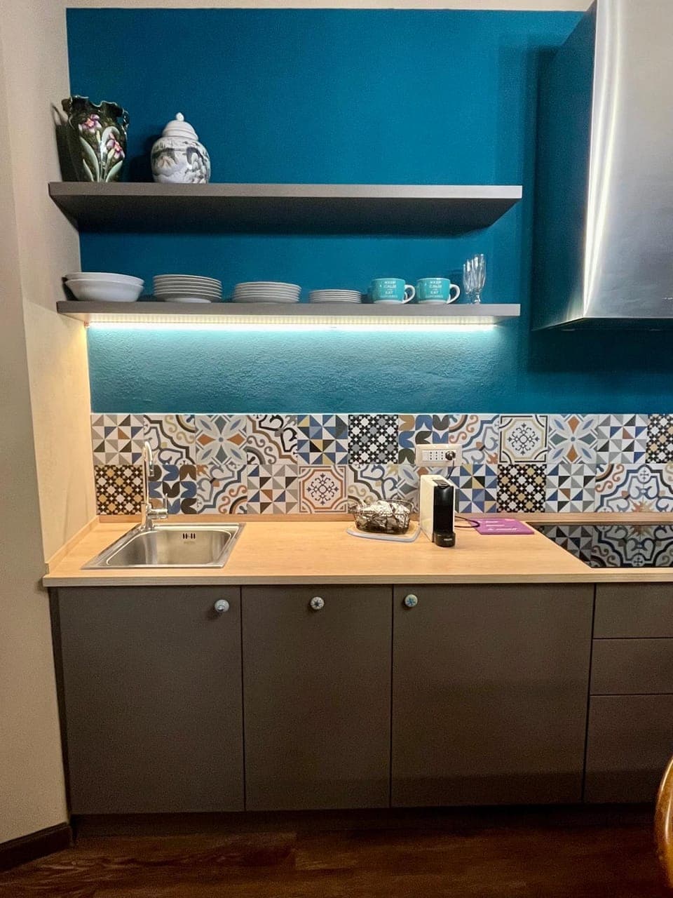 Kitchen or kitchenette