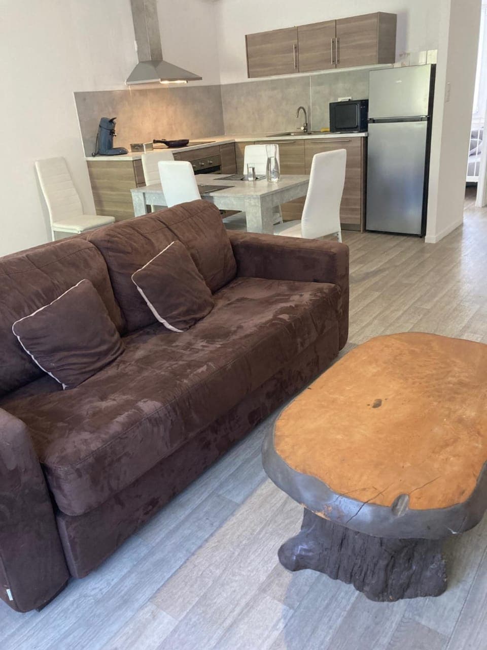 Kitchen or kitchenette, Seating area, Dining area