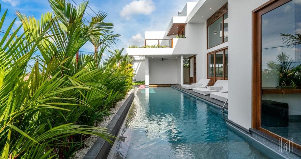 Property building, Day, Garden view, Pool view, Swimming pool