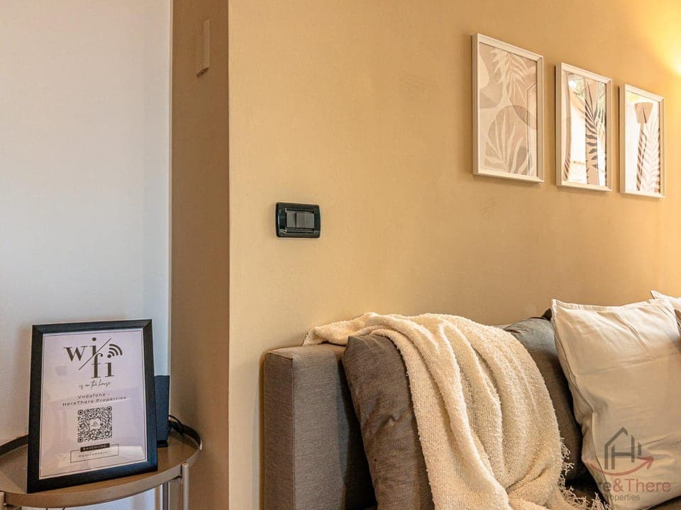 Living room, internet