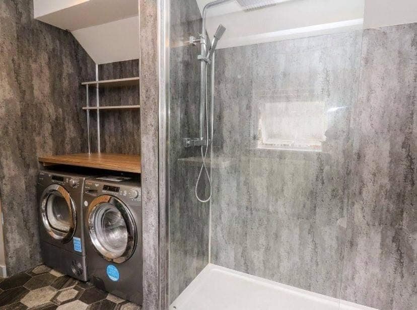 Shower, Bathroom, washing machine, dryer