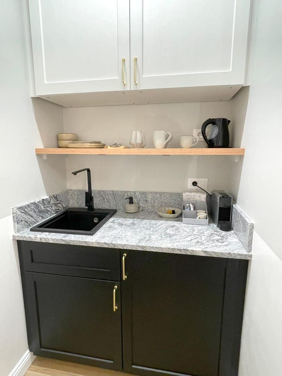 Coffee/tea facilities, Kitchen or kitchenette, minibar