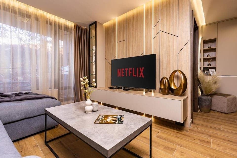 Communal lounge/ TV room, TV and multimedia, Living room, Photo of the whole room, Seating area, Evening entertainment