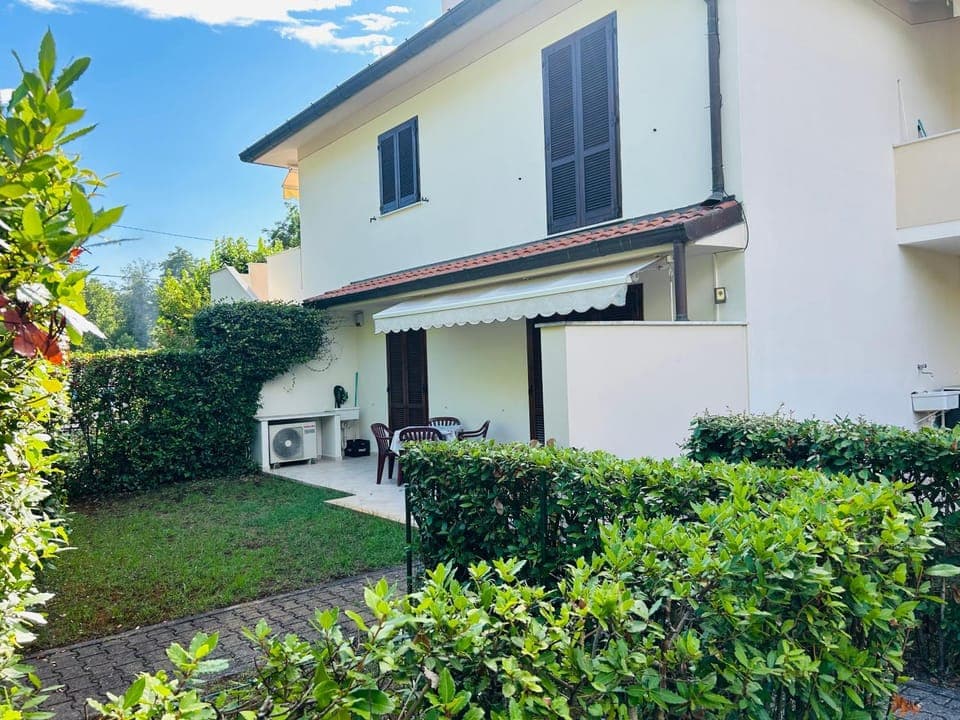 Property building, Natural landscape, Garden, Garden view