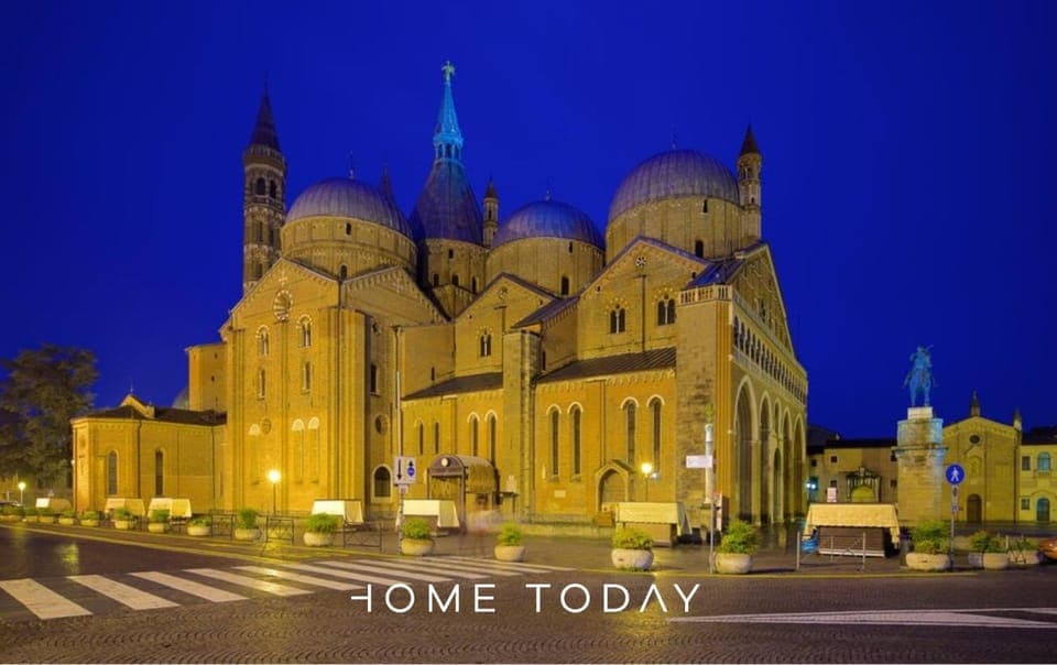 Nearby landmark, Night, Place of worship, Location