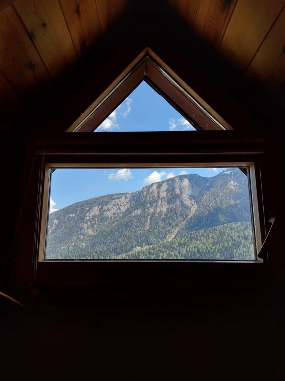 Bedroom, Mountain view