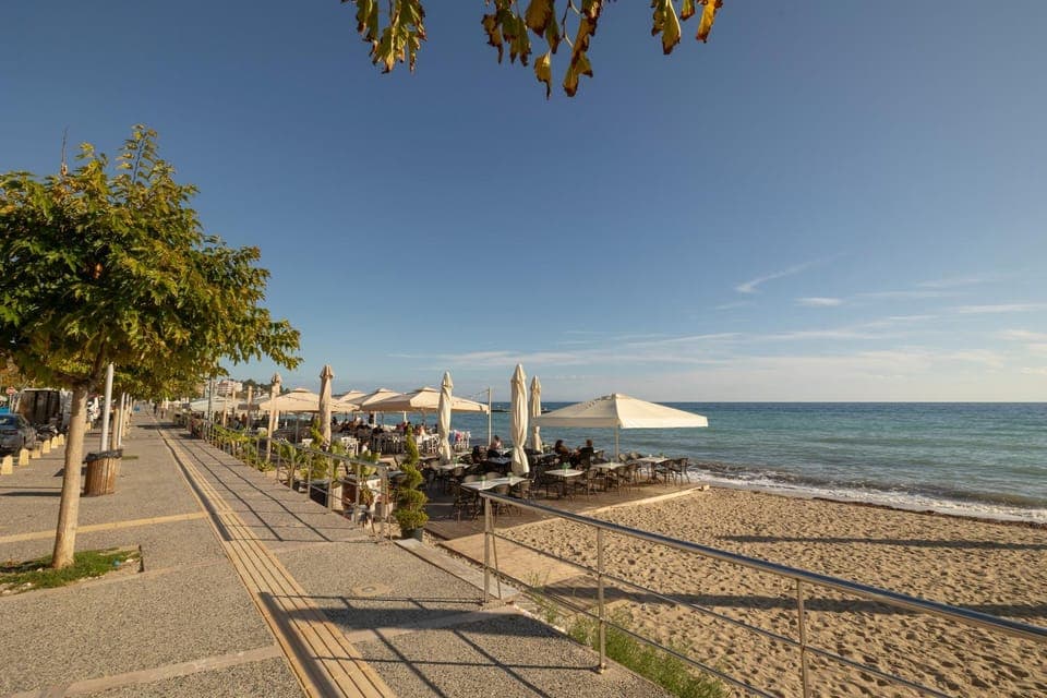 Nearby landmark, Beach