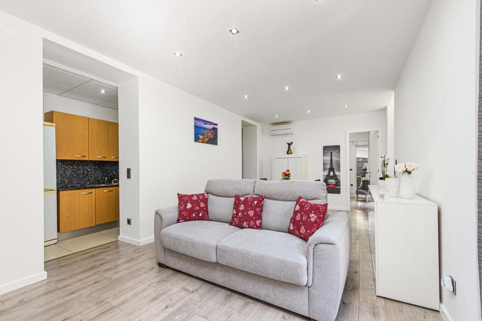 TV and multimedia, Kitchen or kitchenette, Living room