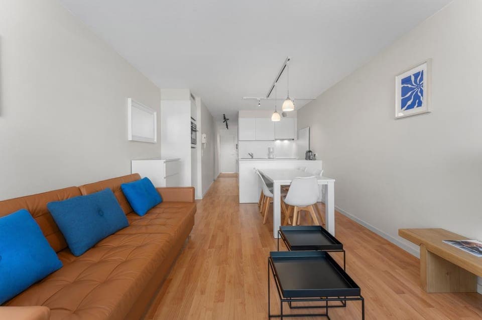 Kitchen or kitchenette, Seating area, Dining area