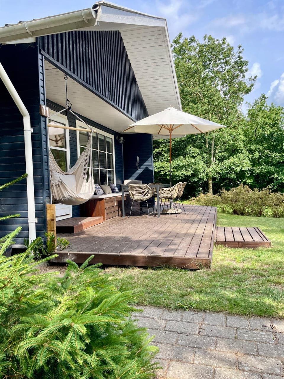 Patio, Day, Balcony/Terrace