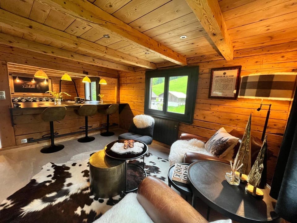 Living room, Dining area