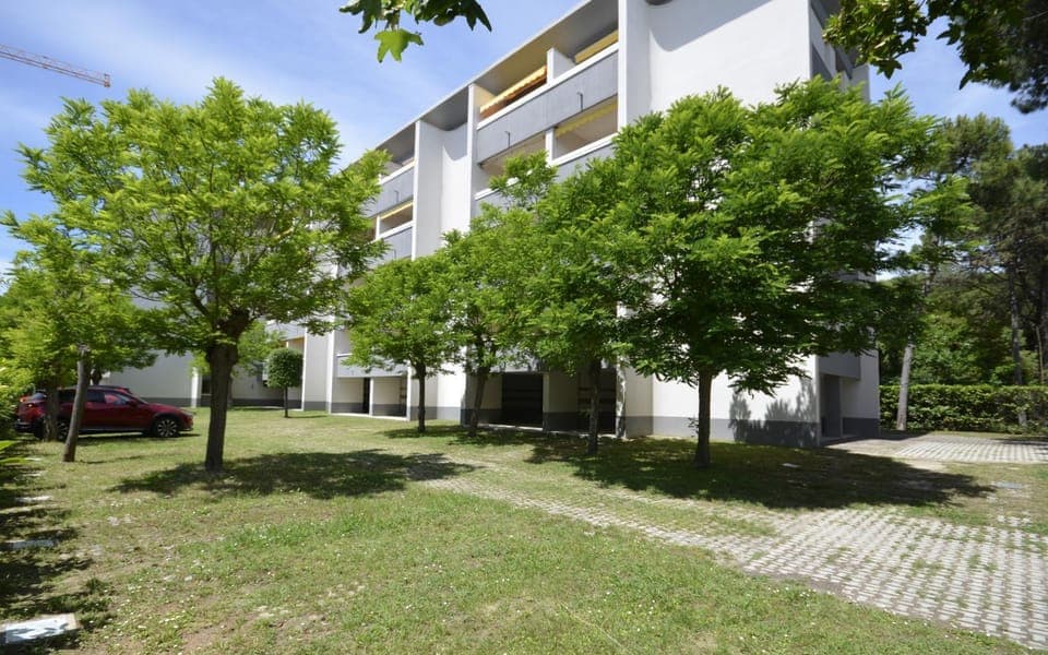 Property building, Parking