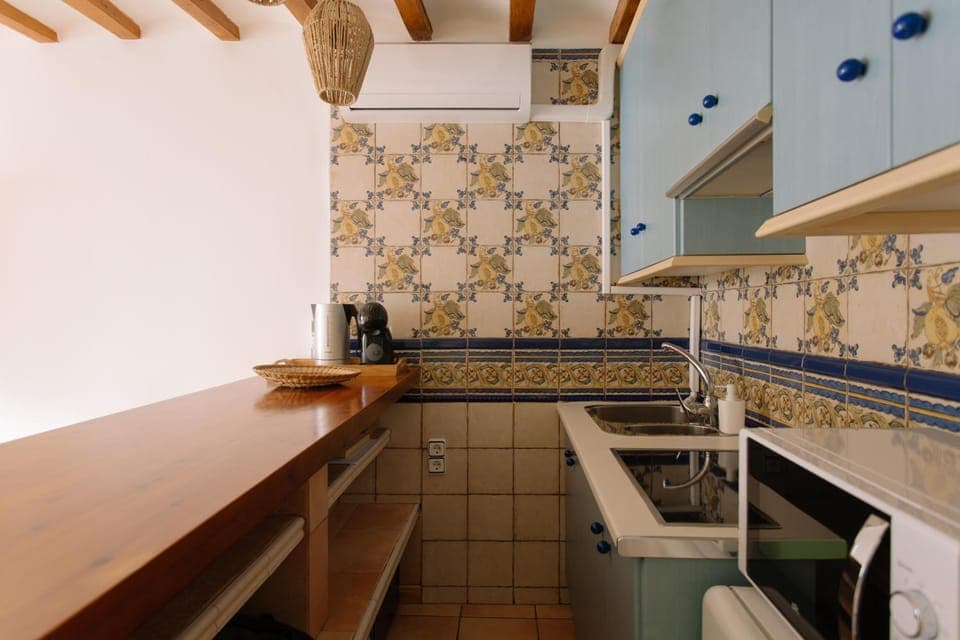 Kitchen or kitchenette, kitchen