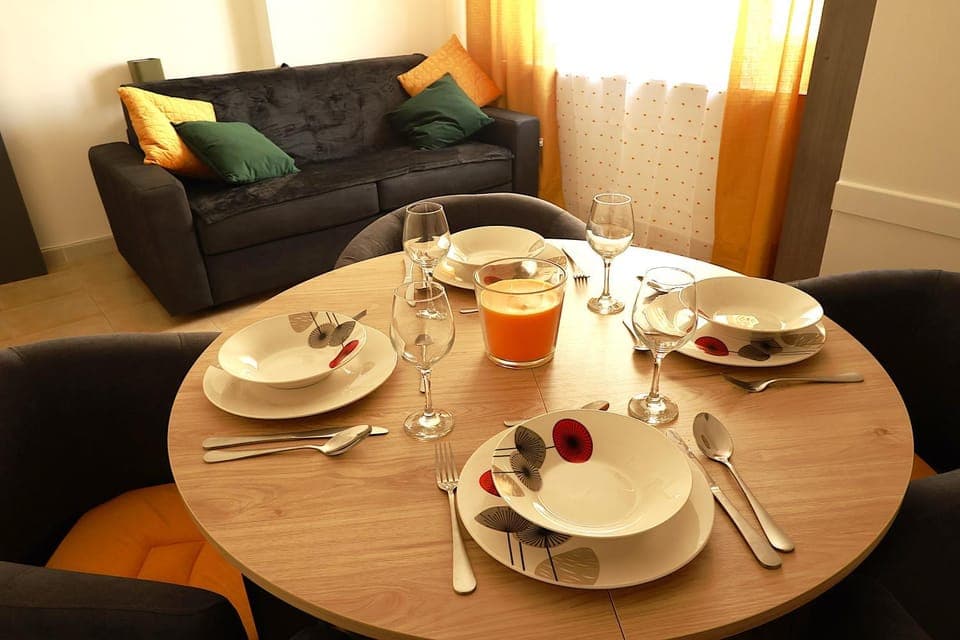 Living room, Dining area